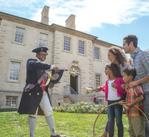 Alexandria’s town crier rhymes in uniform