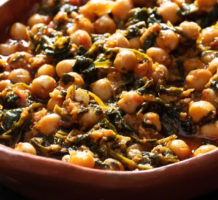 Andalusian garbanzo beans with spinach