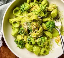 Creamy pesto-flavored broccoli and pasta